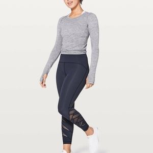 Lululemon Motionful Luxtreme 7/8 Navy Tight Size 8